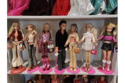Barbies, My Scène, 2 Bratz